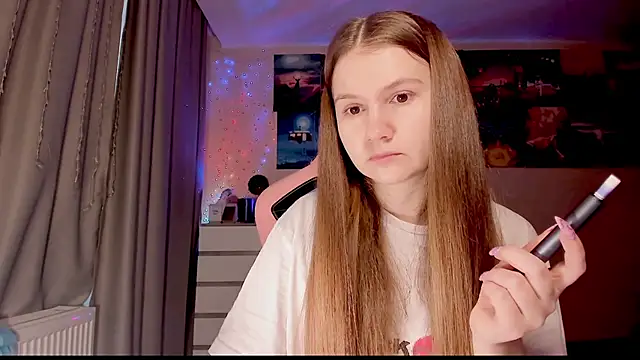 Snapshot of GoodWitch_ chatting on 12/28/24, 08:26 GoodWitch  online show from 12/28/24, 08:26