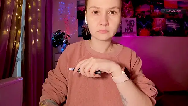 Snapshot of GoodWitch_ chatting on 02/02/25, 08:57 GoodWitch  online show from 02/02/25, 08:57