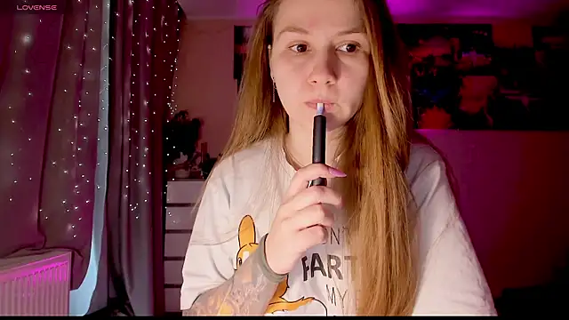 Snapshot of GoodWitch_ chatting on 02/19/25, 07:50 GoodWitch  online show from 02/19/25, 07:50