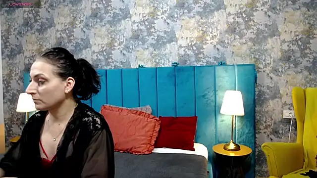 LisaCroft online show from 12/17/25, 07:14