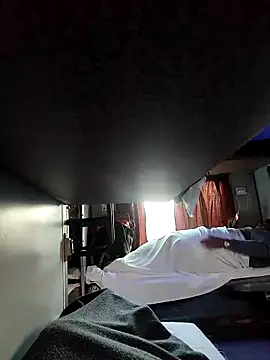 devil43521 online show from 12/23/25, 01:47