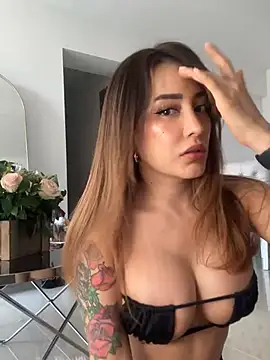 CATALINA RESTREPO online show from 12/18/24, 06:46