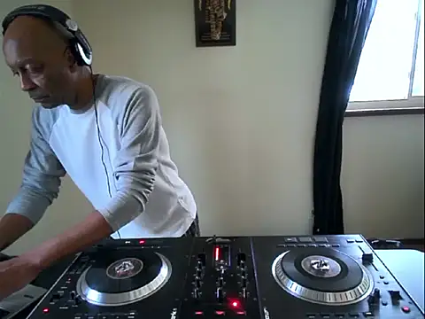 longdick4you8686 online show from 02/05/26, 08:02