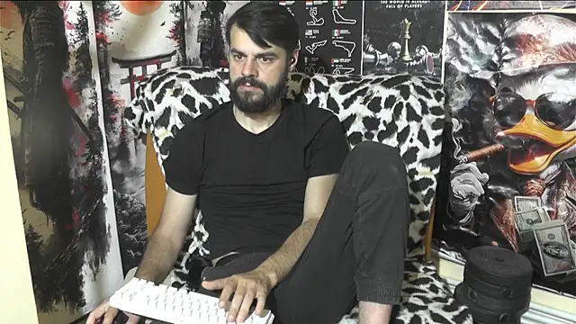Snapshot of 00george chatting on 05/26/26, 11:39 00george online show from 05/26/26, 11:39