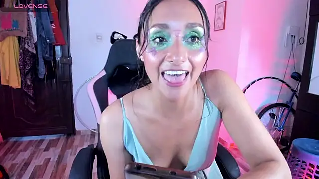 adrena 10 online show from 04/09/26, 10:37