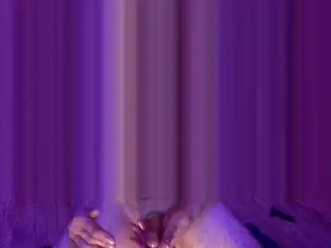 Snapshot of hollywood808 chatting on 10/20/25, 01:55 hollywood808 online show from 10/20/25, 01:55