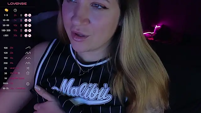 Snapshot of Fairy__Sofia chatting on 12/05/24, 08:33 Fairy Sofia online show from 12/05/24, 08:33