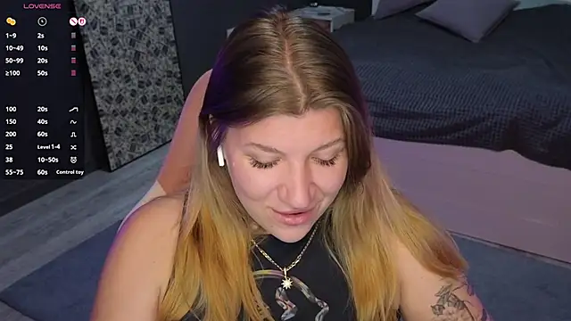 Snapshot of Fairy__Sofia chatting on 02/17/25, 08:19 Fairy Sofia online show from 02/17/25, 08:19