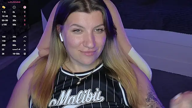 Snapshot of Fairy__Sofia chatting on 02/18/25, 02:38 Fairy Sofia online show from 02/18/25, 02:38