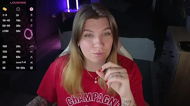 Snapshot of Fairy__Sofia chatting on 03/04/25, 08:24 Fairy Sofia online show from 03/04/25, 08:24