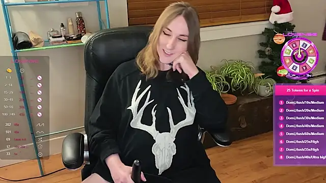 luluvaladon online show from 12/25/24, 04:12