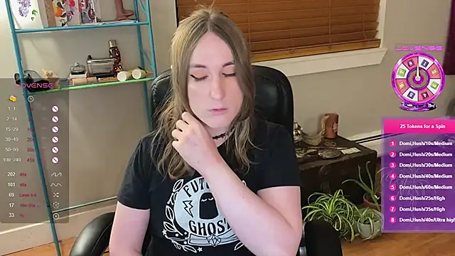 luluvaladon online show from 01/21/25, 05:27