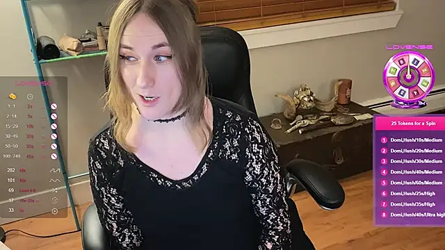 luluvaladon online show from 01/25/25, 05:18