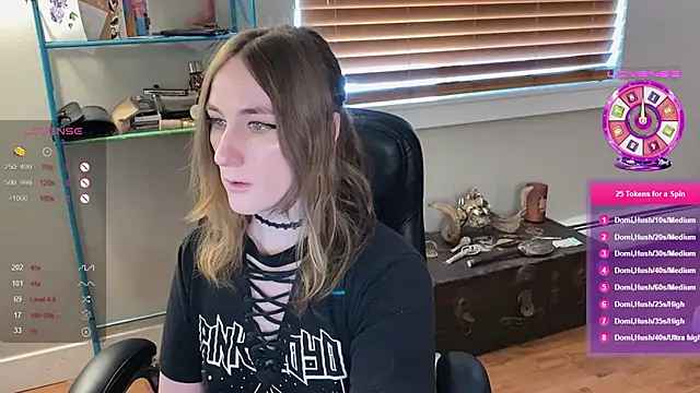 luluvaladon online show from 02/13/25, 07:10