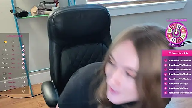 luluvaladon online show from 02/22/25, 08:53