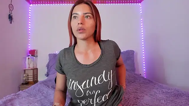 Snapshot of Arenne_rouse chatting on 01/06/26, 09:39 Arenne rouse online show from 01/06/26, 09:39