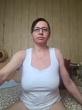 Snapshot of Amberhotqueen chatting on 03/11/25, 10:18 Amberhotqueen online show from 03/11/25, 10:18