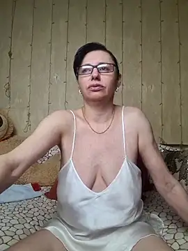 Snapshot of Amberhotqueen chatting on 03/13/25, 07:53 Amberhotqueen online show from 03/13/25, 07:53