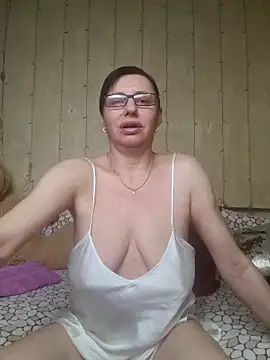 Snapshot of Amberhotqueen chatting on 03/15/25, 03:48 Amberhotqueen online show from 03/15/25, 03:48