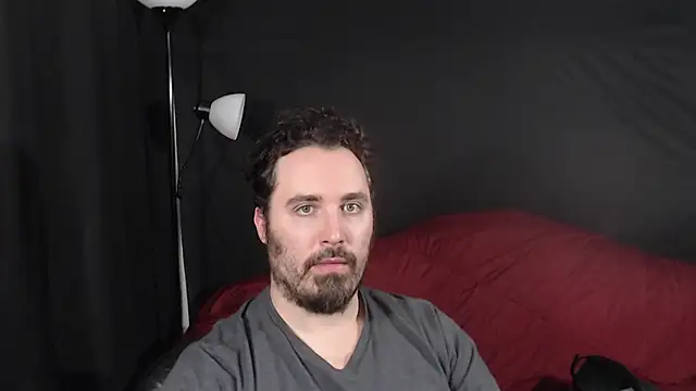 Snapshot of Metalstud chatting on 12/11/24, 01:26 Metalstud online show from 12/11/24, 01:26