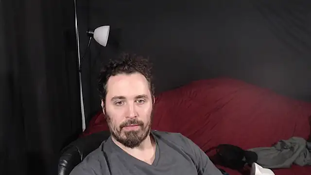 Snapshot of Metalstud chatting on 12/14/24, 12:01 Metalstud online show from 12/14/24, 12:01