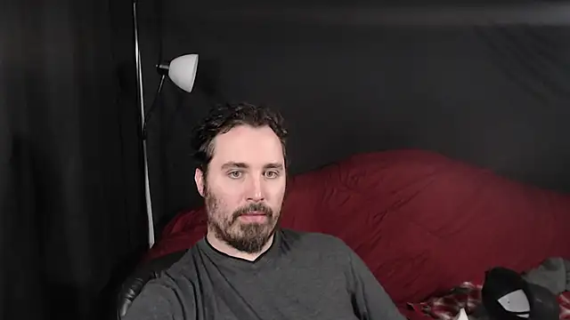 Snapshot of Metalstud chatting on 12/15/24, 11:42 Metalstud online show from 12/15/24, 11:42