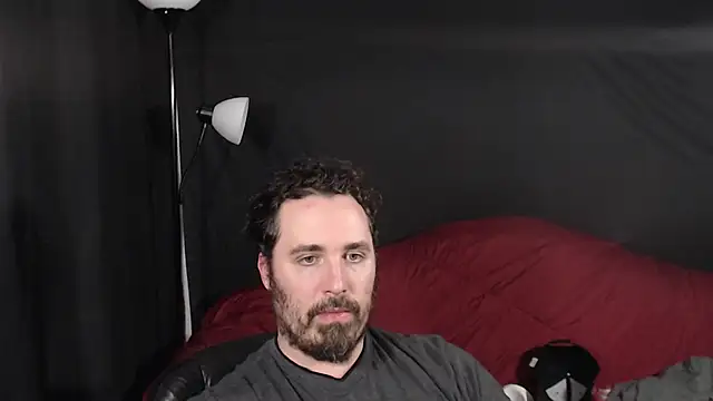 Snapshot of Metalstud chatting on 12/17/24, 01:50 Metalstud online show from 12/17/24, 01:50