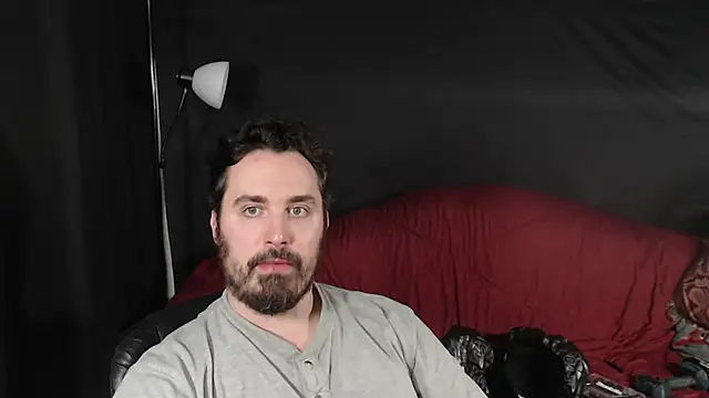 Snapshot of Metalstud chatting on 12/18/24, 11:30 Metalstud online show from 12/18/24, 11:30