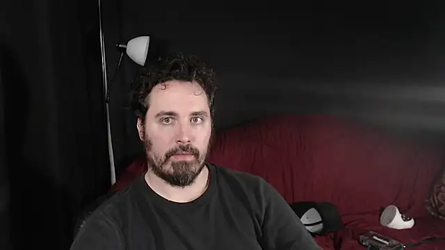 Snapshot of Metalstud chatting on 12/21/24, 03:58 Metalstud online show from 12/21/24, 03:58