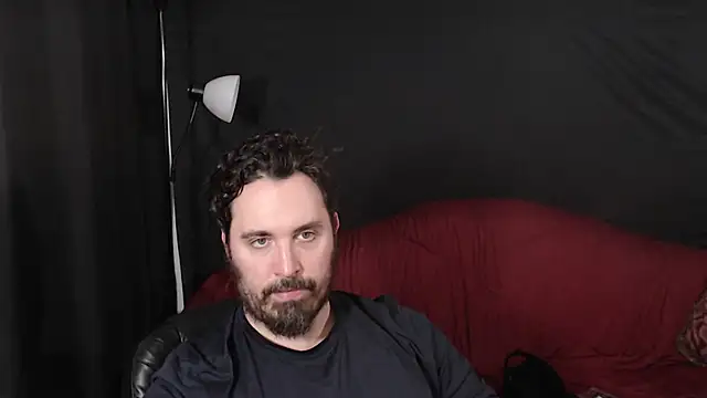 Snapshot of Metalstud chatting on 12/23/24, 12:35 Metalstud online show from 12/23/24, 12:35