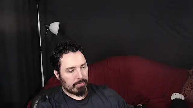 Snapshot of Metalstud chatting on 12/24/24, 01:27 Metalstud online show from 12/24/24, 01:27