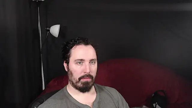 Snapshot of Metalstud chatting on 12/28/24, 09:08 Metalstud online show from 12/28/24, 09:08