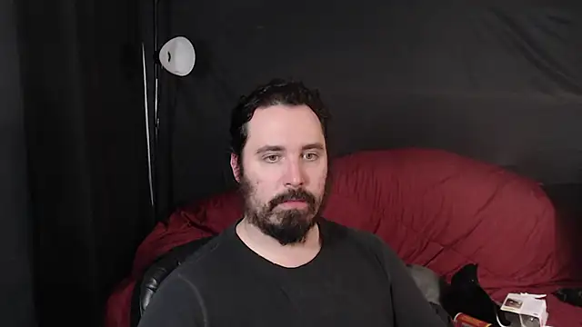 Snapshot of Metalstud chatting on 01/11/25, 01:37 Metalstud online show from 01/11/25, 01:37