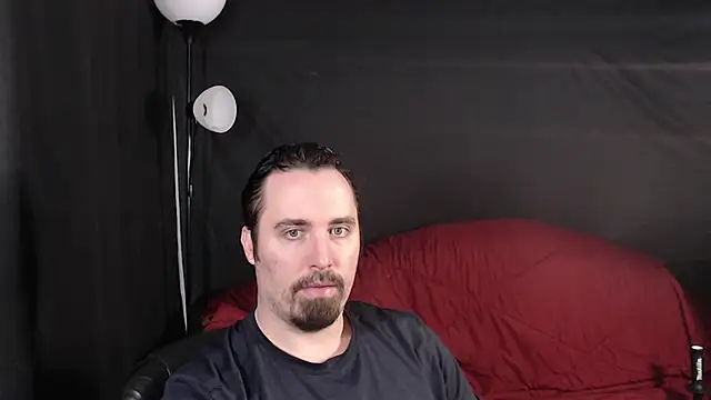 Snapshot of Metalstud chatting on 01/17/25, 07:27 Metalstud online show from 01/17/25, 07:27