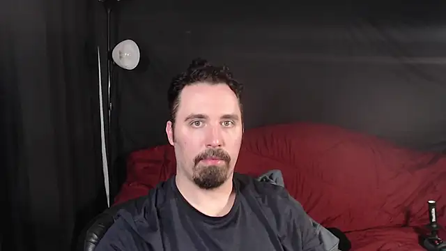 Snapshot of Metalstud chatting on 01/29/25, 03:44 Metalstud online show from 01/29/25, 03:44