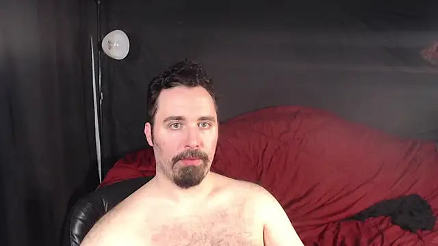 Snapshot of Metalstud chatting on 02/04/25, 02:07 Metalstud online show from 02/04/25, 02:07