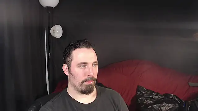 Snapshot of Metalstud chatting on 02/07/25, 03:23 Metalstud online show from 02/07/25, 03:23