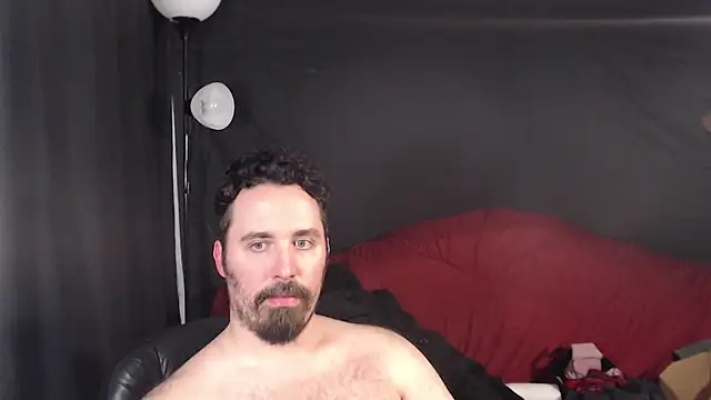 Snapshot of Metalstud chatting on 02/17/25, 04:09 Metalstud online show from 02/17/25, 04:09