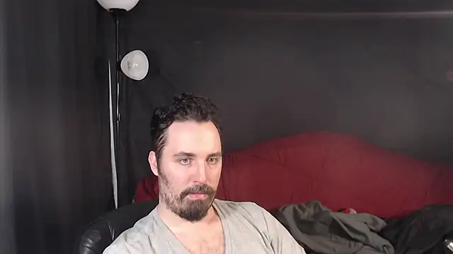 Snapshot of Metalstud chatting on 02/18/25, 11:41 Metalstud online show from 02/18/25, 11:41