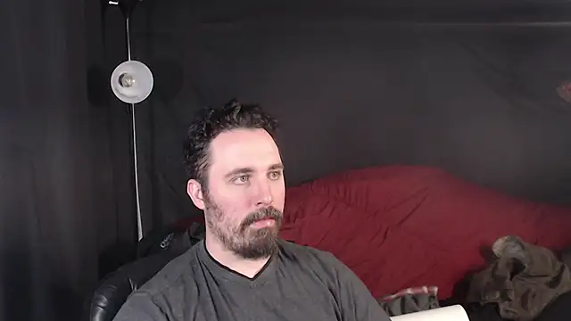 Snapshot of Metalstud chatting on 02/21/25, 11:32 Metalstud online show from 02/21/25, 11:32