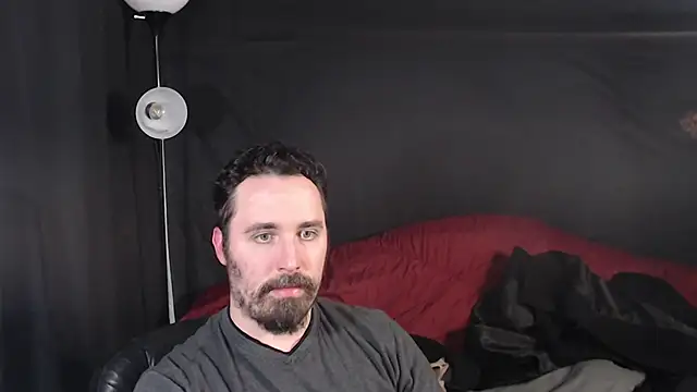 Snapshot of Metalstud chatting on 02/22/25, 04:18 Metalstud online show from 02/22/25, 04:18