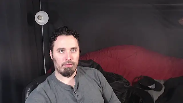 Snapshot of Metalstud chatting on 02/23/25, 02:07 Metalstud online show from 02/23/25, 02:07