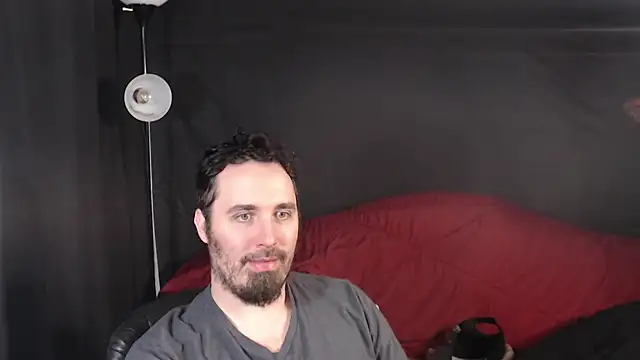 Snapshot of Metalstud chatting on 02/23/25, 11:36 Metalstud online show from 02/23/25, 11:36