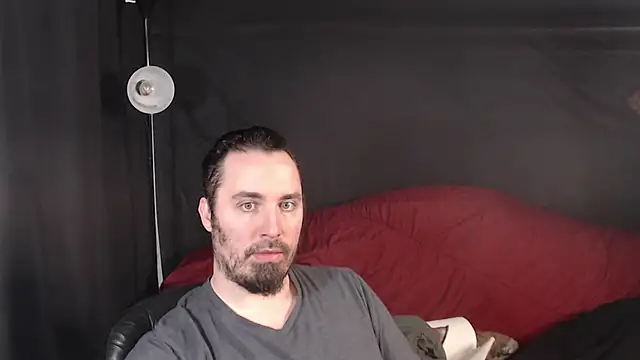 Snapshot of Metalstud chatting on 02/24/25, 03:53 Metalstud online show from 02/24/25, 03:53