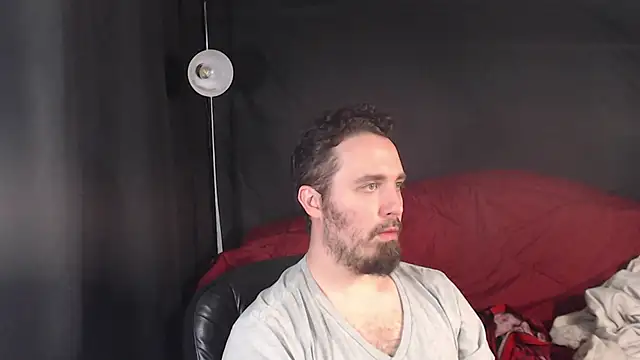 Snapshot of Metalstud chatting on 02/26/25, 01:43 Metalstud online show from 02/26/25, 01:43