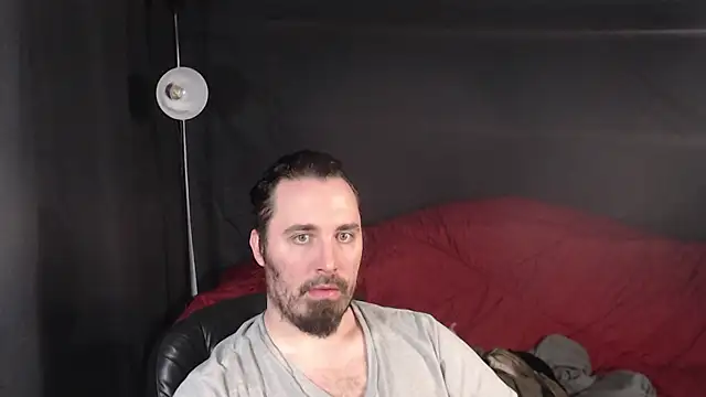 Snapshot of Metalstud chatting on 02/28/25, 02:53 Metalstud online show from 02/28/25, 02:53