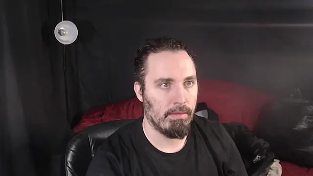 Snapshot of Metalstud chatting on 03/04/25, 02:42 Metalstud online show from 03/04/25, 02:42