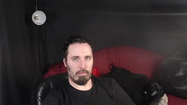 Snapshot of Metalstud chatting on 03/04/25, 06:18 Metalstud online show from 03/04/25, 06:18