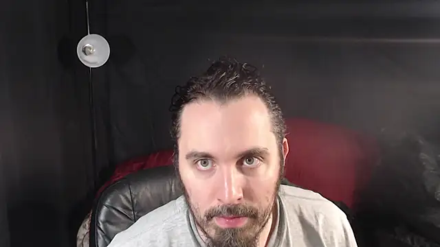 Snapshot of Metalstud chatting on 03/06/25, 03:02 Metalstud online show from 03/06/25, 03:02