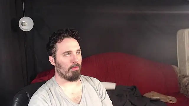 Snapshot of Metalstud chatting on 03/12/25, 01:03 Metalstud online show from 03/12/25, 01:03